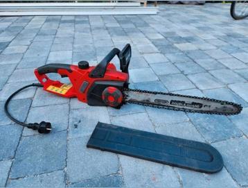 Electrische kettingzaag werkt (lekt olie) beschikbaar voor biedingen