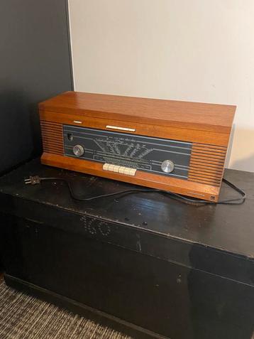 Vintage radio Philips 