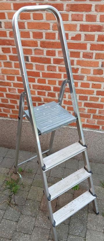 Ladder beschikbaar voor biedingen