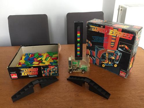 Domino Express auto en Dominostenen, Kinderen en Baby's, Speelgoed | Bouwstenen, Gebruikt, Overige merken, Ophalen
