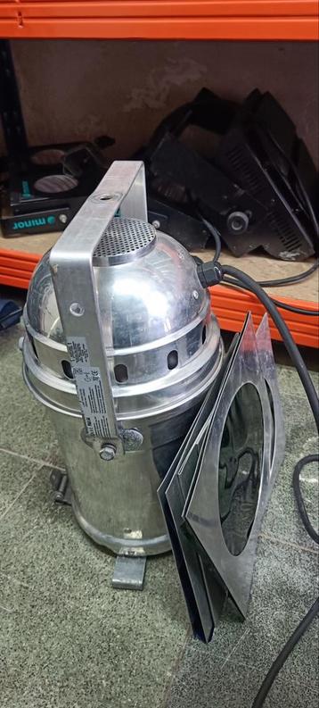 4 stuks Par64 spot met persglaslamp beschikbaar voor biedingen