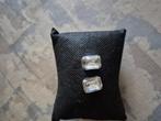 nr 111 oorbellen, Handtassen en Accessoires, Oorbellen, Ophalen of Verzenden, Zo goed als nieuw, Knopjes of Stekers, Zilver