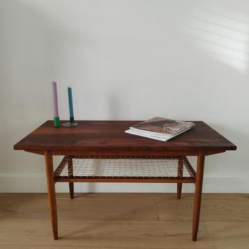 Table basse au design rétro vintage de la marque Teeffelen