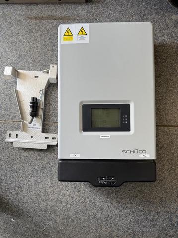 Onduleur Sunny boy schüco 2500 watts triphasés  beschikbaar voor biedingen