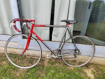 Vélo de course vintage Peugeot – cadre acier beschikbaar voor biedingen