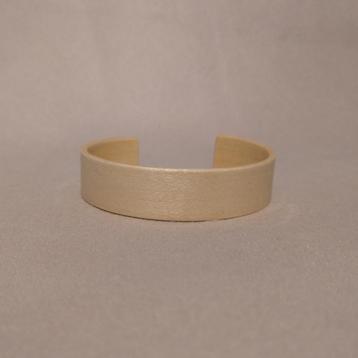 Houten Armband (± 60mm x 50mm) beschikbaar voor biedingen