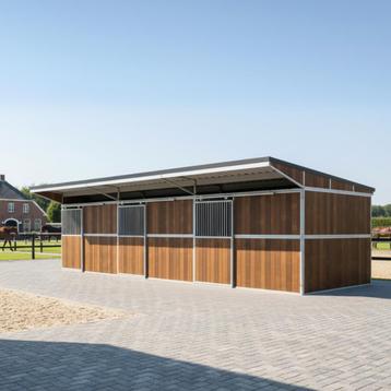 Onderhoudsvrije buitenstal met 3 paardenboxen | Op voorraad beschikbaar voor biedingen