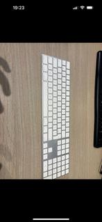 Draadloos AZERTY toetsenbord Apple met cijfer klavier, Ophalen, Azerty, Zo goed als nieuw, Draadloos