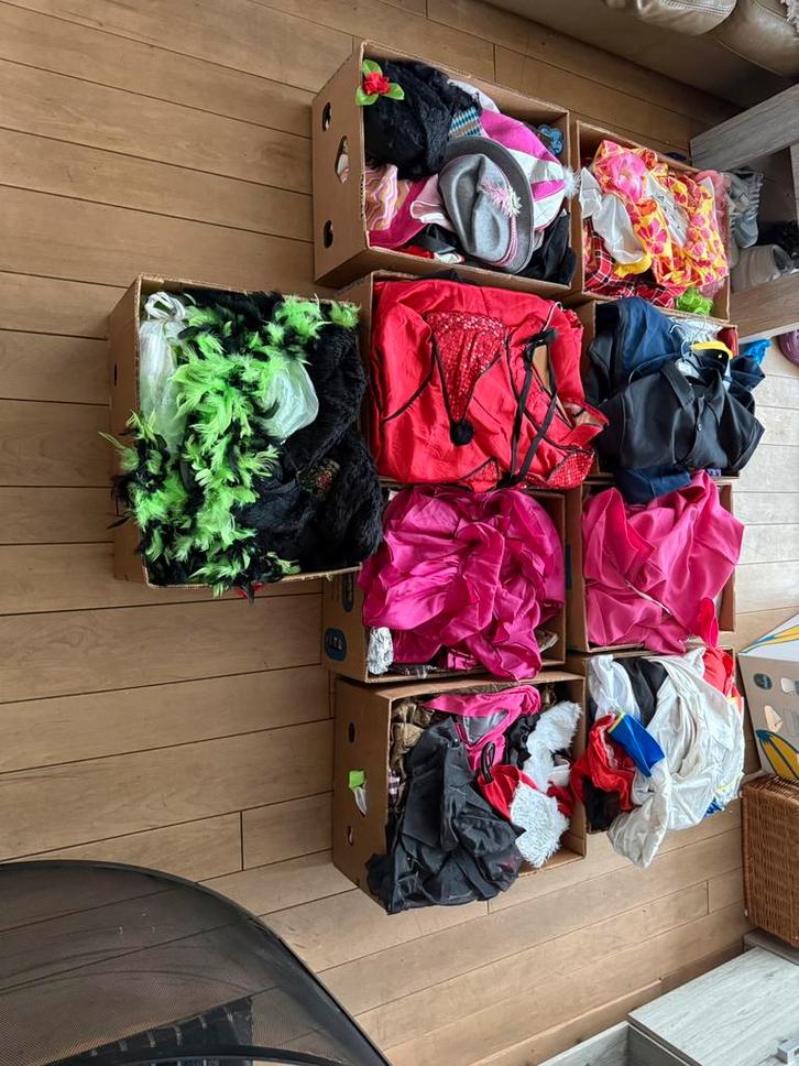 Carnavl winkel tekoop, Kleding | Dames, Carnavalskleding en Feestkleding, Zo goed als nieuw, Ophalen