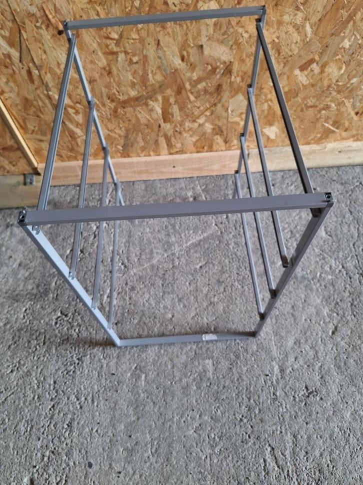 IKEA metalen schuifstructuur voor draadmand, Huis en Inrichting, Woonaccessoires | Etagères, Zo goed als nieuw, Ophalen of Verzenden