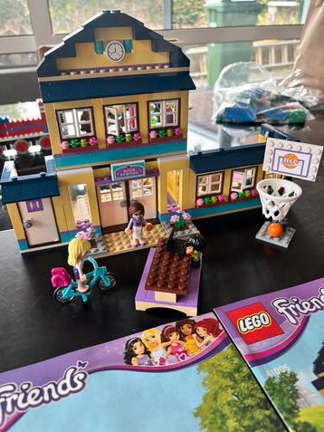 Lego friends beschikbaar voor biedingen