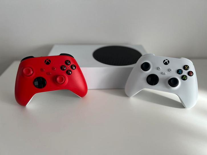 Xbox Series S 512 Gb - Nieuwstaat | 2 controllers, Games en Spelcomputers, Spelcomputers | Xbox Series X en S, Nieuw, Xbox Series S