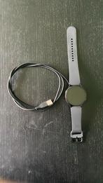 Samsung Galaxy Watch 4 + chargeur, Bijoux, Sacs & Beauté, Montres connectées, Comme neuf, Enlèvement, Samsung, Avancer d'un pas
