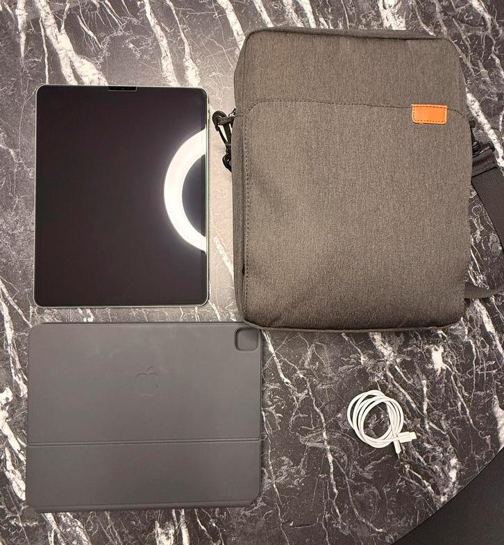 iPad Pro 12.9 - 512GB - wifi + 5G - incl magisch toetsenbord, Computers en Software, Tablet-hoezen, Zo goed als nieuw, 9 inch