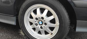 BMW E36 4 alu velgen 205/60/15 goede staat 