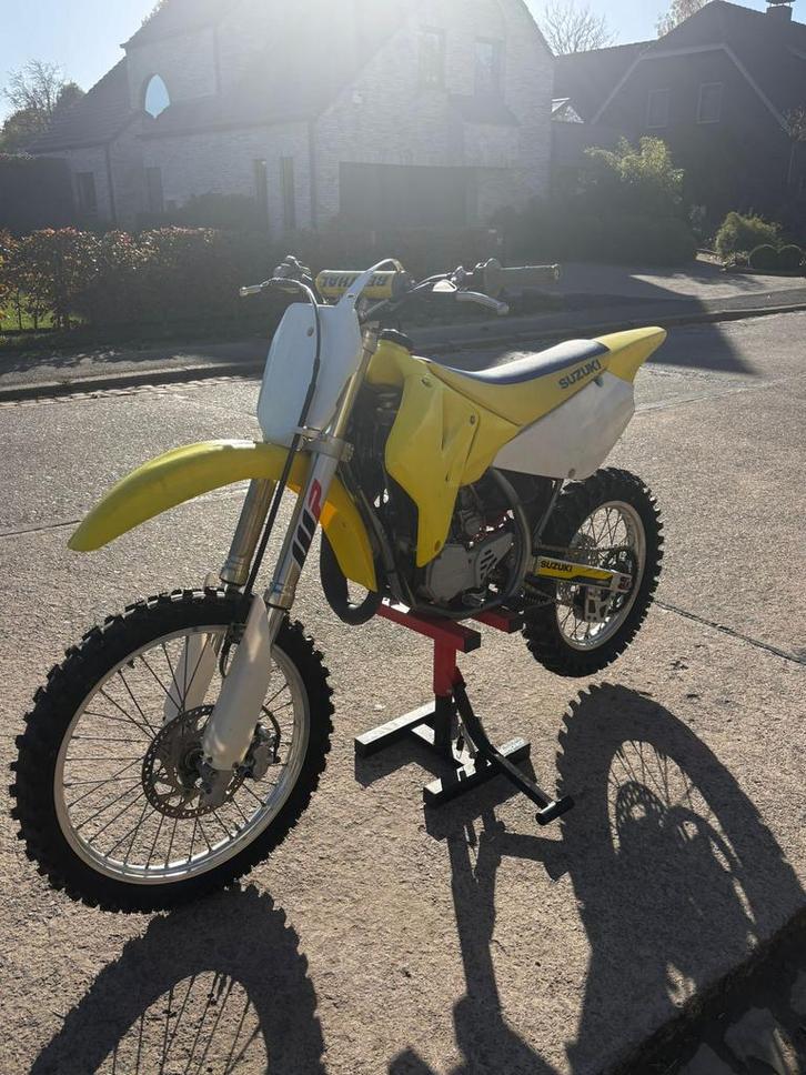 Suzuki rm 85, Fietsen en Brommers, Brommers | Crossbrommers, Zo goed als nieuw, Suzuki, Ophalen