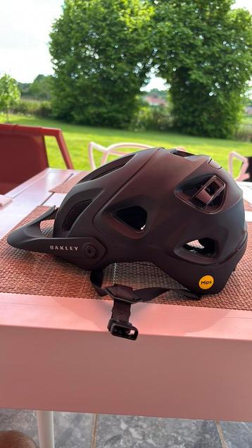 Casque vélo oakley noir mat en parfait état taille M, Enlèvement ou Envoi, M