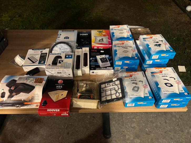 **Lot complet accessoires & sacs aspirateur – 50, Diversen, Rommelmarktspullen, Zo goed als nieuw, Ophalen