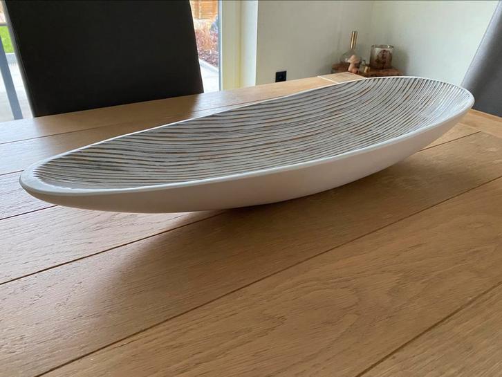 Mooie witte decoratieve schaal XHOSA, Huis en Inrichting, Woonaccessoires | Schalen en Manden, Zo goed als nieuw, Schaal, Ovaal