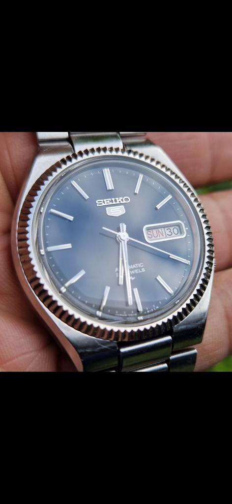 SEIKO 5 AUTOMATIC 7019-8100 JUNI 1982., Handtassen en Accessoires, Horloges | Heren, Gebruikt, Polshorloge, Seiko, Staal, Staal