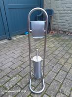 W.c benodigdheden, Ophalen