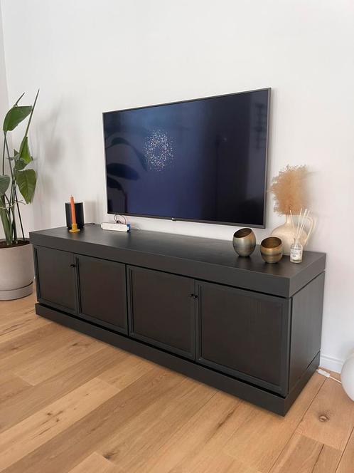 Massief houten dressoir/tv-kast te koop, Huis en Inrichting, Kasten | Dressoirs, Zo goed als nieuw, 150 tot 200 cm, 50 tot 75 cm