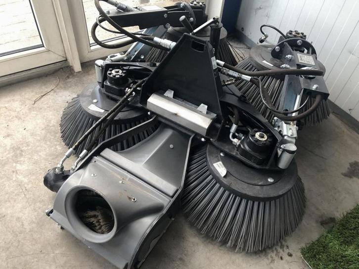 Nilfisk / ZACHO 4SF2250 (bj 2017), Zakelijke goederen, Machines en Bouw | Tuin, Park en Bosbouw, Maaier