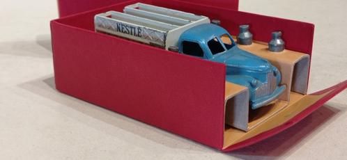 DINKY TOYS FRANKRIJK NESTLÉ DAIRY STUDEBAKER REF 25O, Hobby en Vrije tijd, Modelauto's | 1:43, Gebruikt, Bus of Vrachtwagen, Dinky Toys