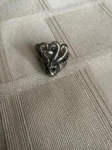 ring mendel octopus tentacle ring  beschikbaar voor biedingen