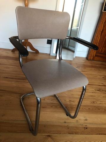 Chaise Tubax beschikbaar voor biedingen