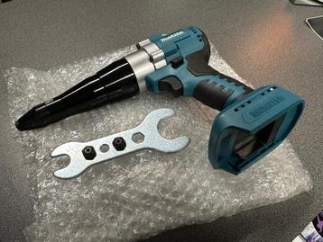Makita poprivet machine 18v beschikbaar voor biedingen