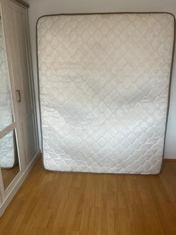 Matras 160x200 – In goede staat beschikbaar voor biedingen