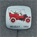SP0867 Speldje Wolsely 1902 rood, Verzamelen, Speldjes, Pins en Buttons, Gebruikt, Ophalen of Verzenden