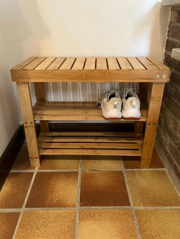 Bamboe houten schoenenrekje beschikbaar voor biedingen
