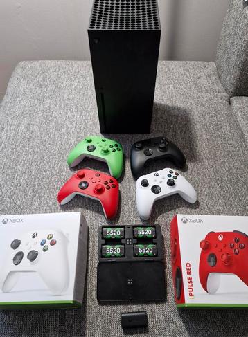 Xbox Series X + 4 controllers + 5 batterijen. beschikbaar voor biedingen