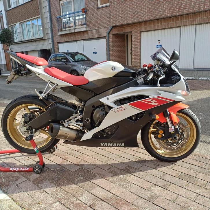 A vendre Yamaha R6 très bon état 2006  RJ11, Motoren, Motoren | Yamaha, Particulier, Super Sport, meer dan 35 kW, 4 cilinders