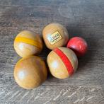 Anciennes boules en bois, Enlèvement