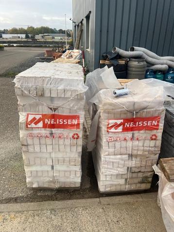 Gevelsteen Nelissen Mela N70 - 240/70/50 beschikbaar voor biedingen