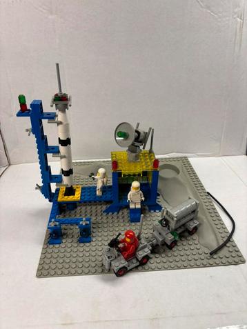 LEGO 483 Alpha-1 Rocket Base beschikbaar voor biedingen