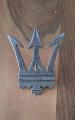 Vintage logo, grill logo, auto embleem van Maserati., Ophalen of Verzenden, Gebruikt, Auto's