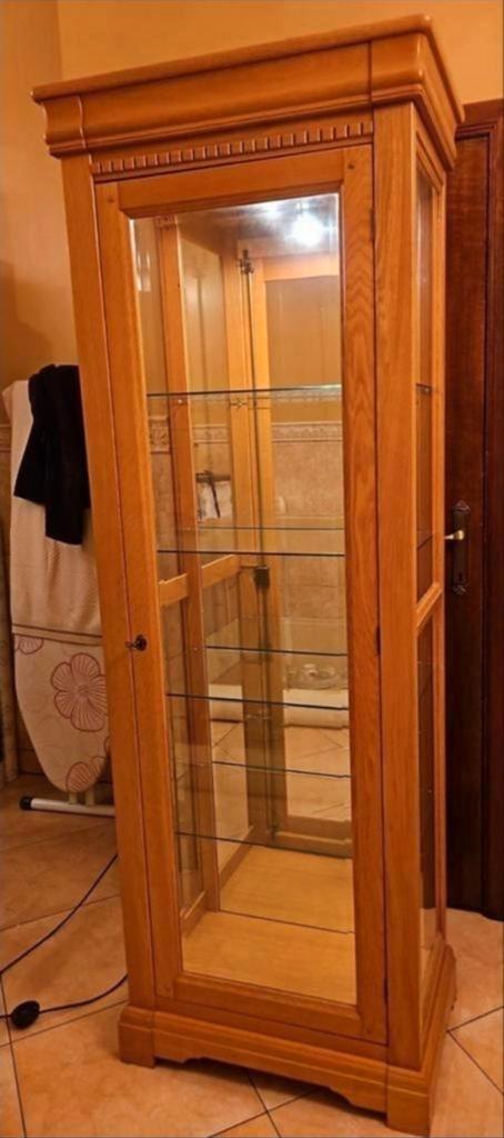 Eiken vitrinekast met lichtaansluiting, Huis en Inrichting, Kasten | Vitrinekasten, Ophalen