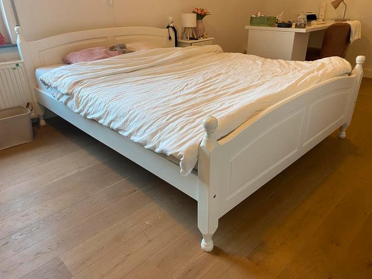 Mooi wit meisjesbed…zien is kopen, Huis en Inrichting, Slaapkamer | Bedden, Zo goed als nieuw, Twijfelaar, 160 cm, 200 cm, Hout