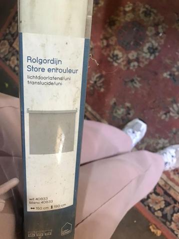 Rolgordijn wit beschikbaar voor biedingen