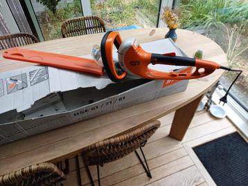 Elektrische heggenschaar, Tuin en Terras, Heggenscharen, Ophalen, Zo goed als nieuw, Elektrisch, Stihl