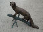 Beeld een wezel op een tak in gepatineerd brons., Tuin en Terras, Tuinbeelden, Ophalen, Nieuw, Overige materialen, Dierenbeeld
