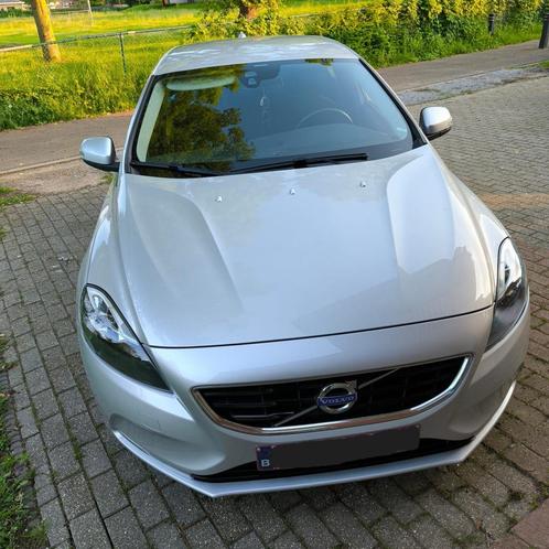 Volvo V40 1.6D, Autos, Volvo, Particulier, V40, Diesel, Euro 5, Hatchback, 5 portes, Boîte manuelle, Argent ou Gris, Noir, Cuir et Tissu