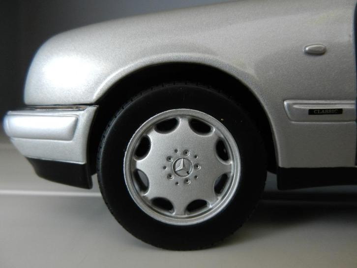 Mercedes E-Klasse - Type: W210, (E320) - Sun Star 1:18., Hobby en Vrije tijd, Modelauto's | 1:18, Zo goed als nieuw, Auto, Sun Star