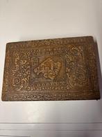 Oude sigarettensigarendoos van hout en leer - Mallorca, Verzamelen, Rookartikelen, Aanstekers en Luciferdoosjes, Ophalen of Verzenden