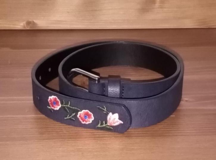 Zwarte riem met bloemen, Kinderen en Baby's, Kinderkleding | Overige, Nieuw, Meisje, Ophalen of Verzenden