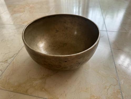 Handgehamerde klankschaal - diameter 26 cm, Muziek en Instrumenten, Overige Muziek en Instrumenten, Gebruikt, Ophalen of Verzenden